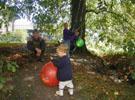 08_under-tree_pit-momo-kids_20011006 (138KB)